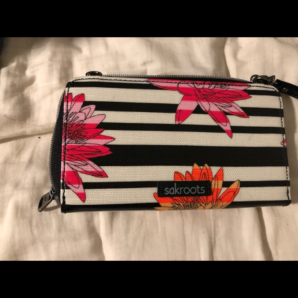 Sakroots multi wallet